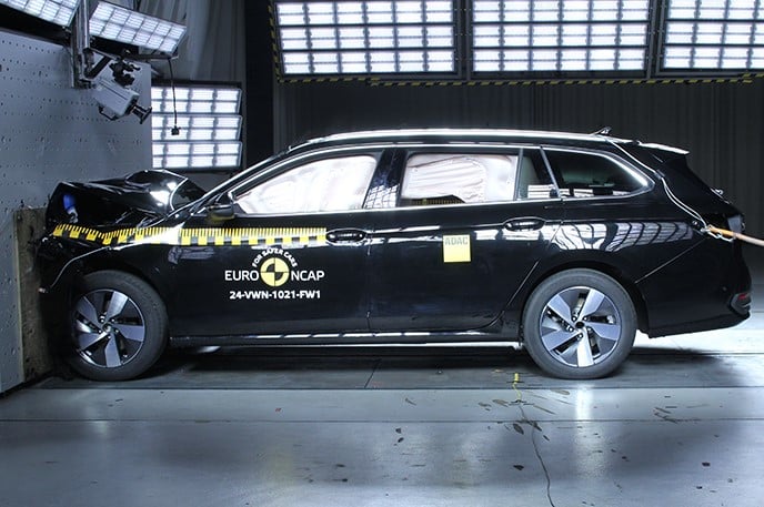 VW Passat crash test